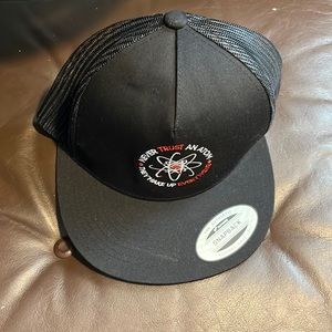 Snapback “ Never trust an atom” hat